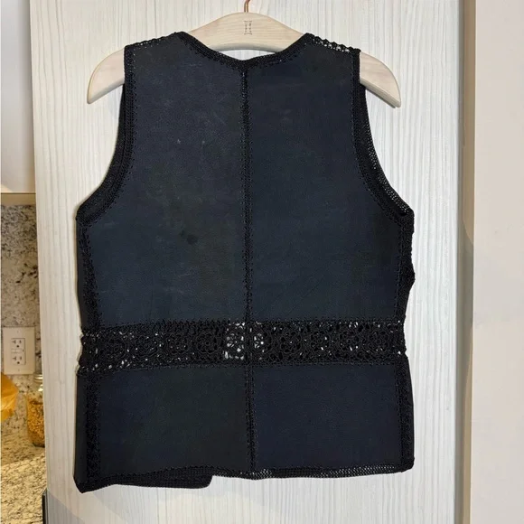 Vintage Black Sleeveless Vest with Lace Detail - Picture 3 of 5